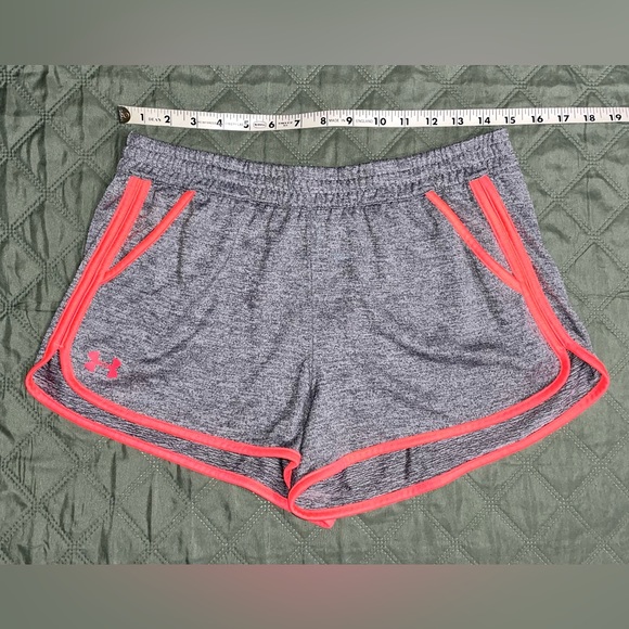 UNDER ARMOUR "HeatGear" Women's Shorts, Size Medium, 3 Pairs, NWOT - Picture 5 of 16
